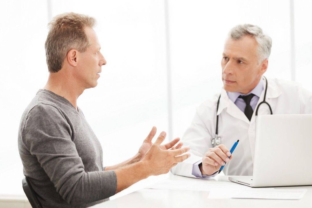 Ver a un médico por los síntomas de la prostatitis. 