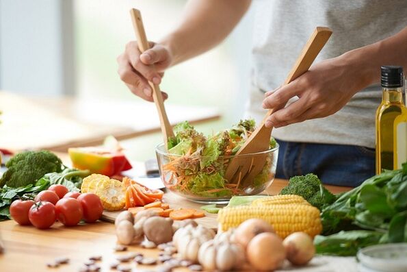 Preparación de ensalada de vegetales para prostatitis