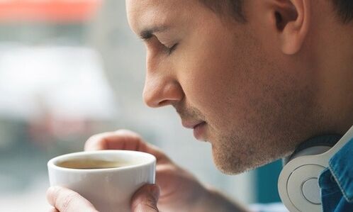 El café como bebida nociva para la prostatitis.