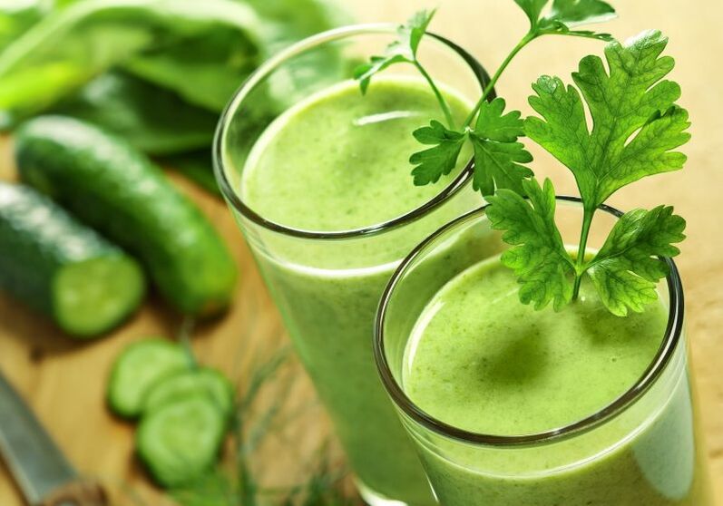 Jugo de pepino con perejil para la prostatitis.